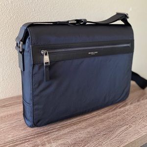 Michael Kors Kent Messenger Black NWT